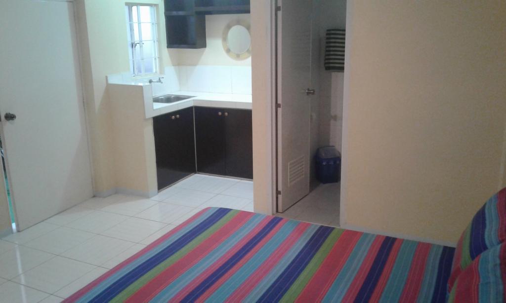 Christopher B&B And Apartments (Adults Only) Paranaque City Exteriér fotografie
